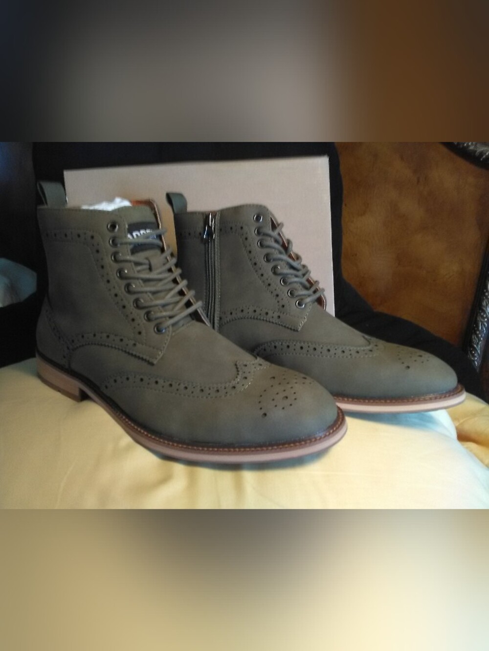 NIB MADDEN SUEDE Men's Wingtip Lace-Up Boots Olive Green SZ. 10 INNER FLORAL